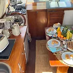 Sailing Nights Boat&Breakfast