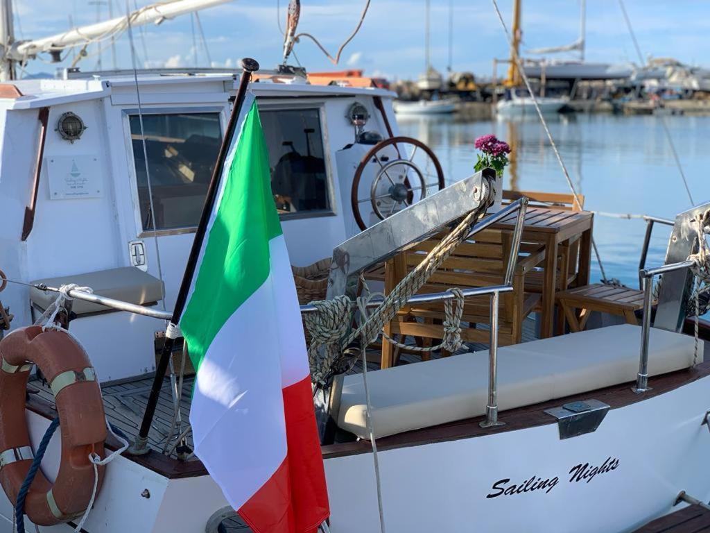 Botel Sailing Nights Boat&breakfast
